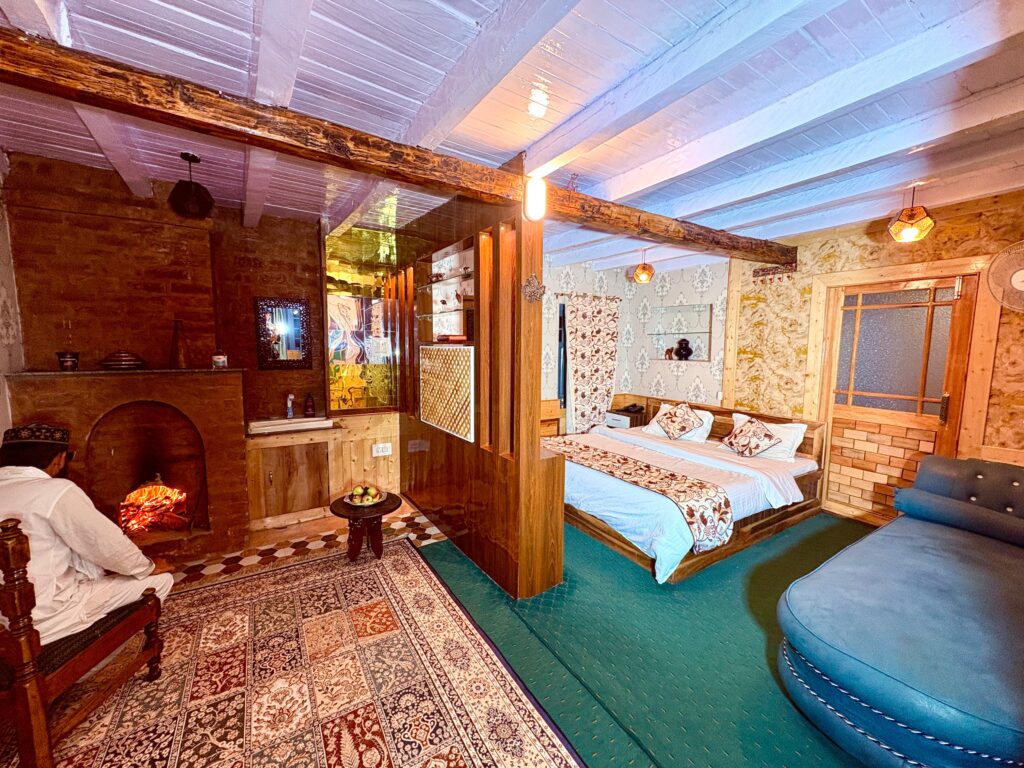 Kashtoorwan Cottage Khag Images (18)